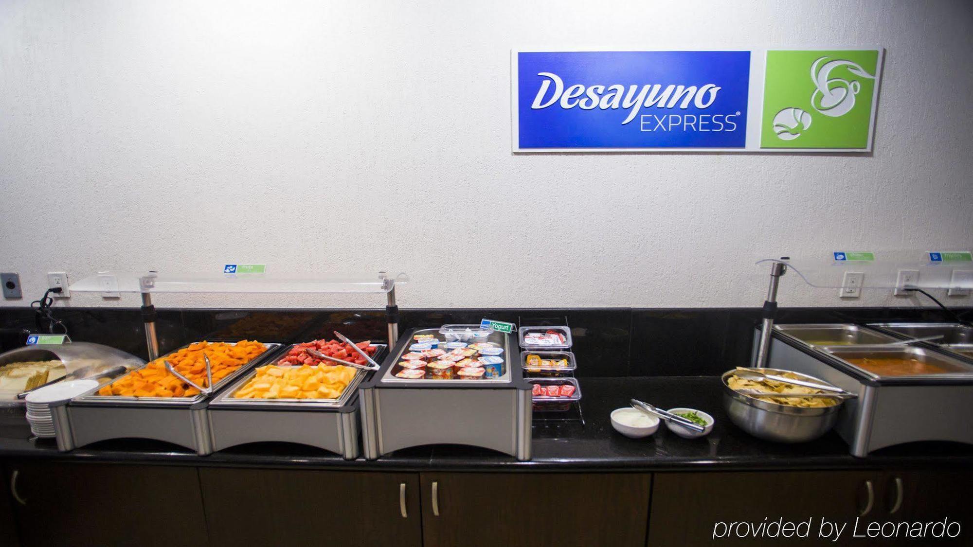 Holiday Inn Express Tuxtla Gutierrez La Marimba By Ihg Екстер'єр фото