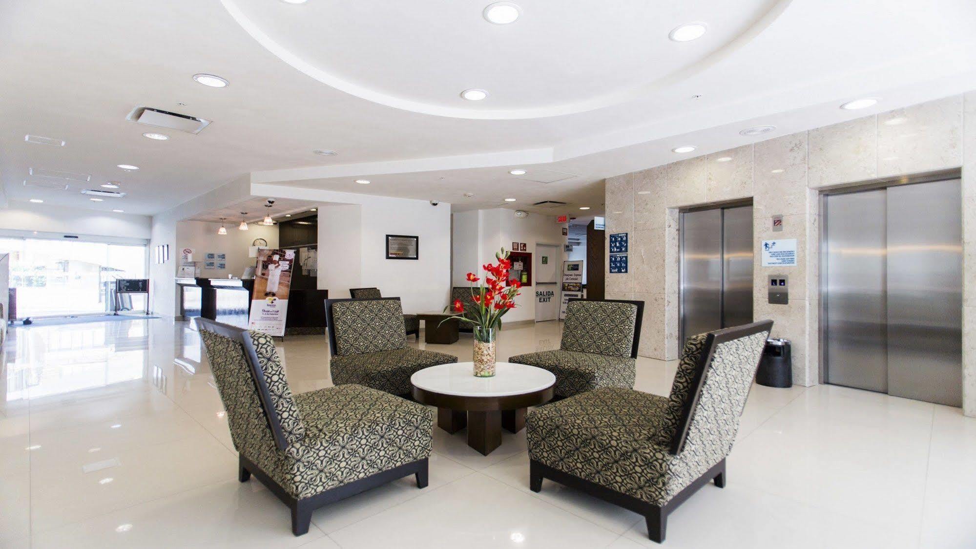Holiday Inn Express Tuxtla Gutierrez La Marimba By Ihg Екстер'єр фото